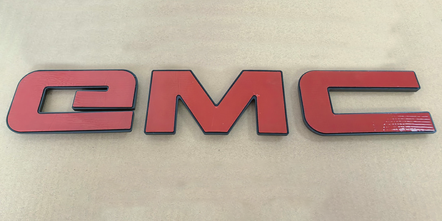 Emblem Materials Showdown: Metal vs. Plastic vs. Stickers – Which Lasts Longest?