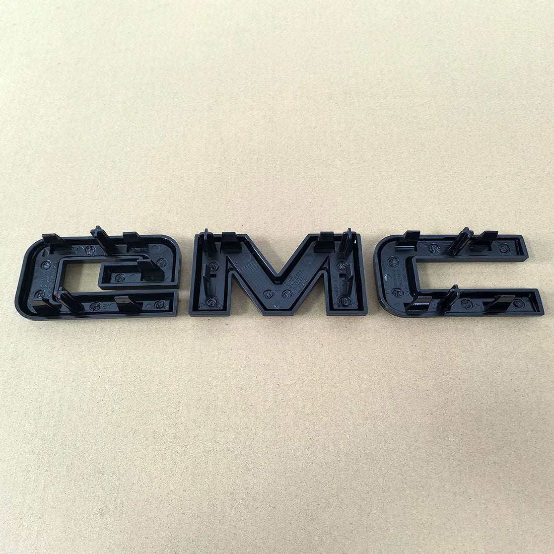 Front Grille GMC Emblem for 2021–2026 Terrain Acadia 2021–2022 Canyon (Chrome / Gloss Black) 1-pack