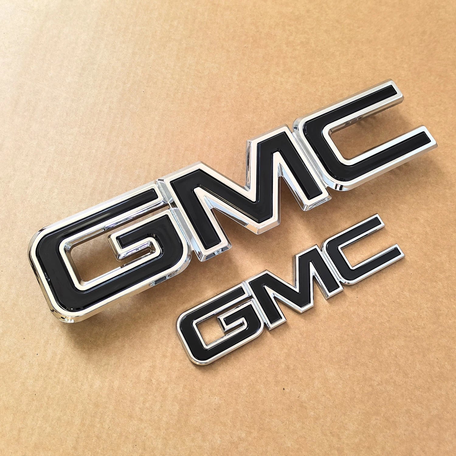 Grille & Tailgate Emblem Set for 2007-2014 GMC Yukon (XL) 2007-2016 Acadia