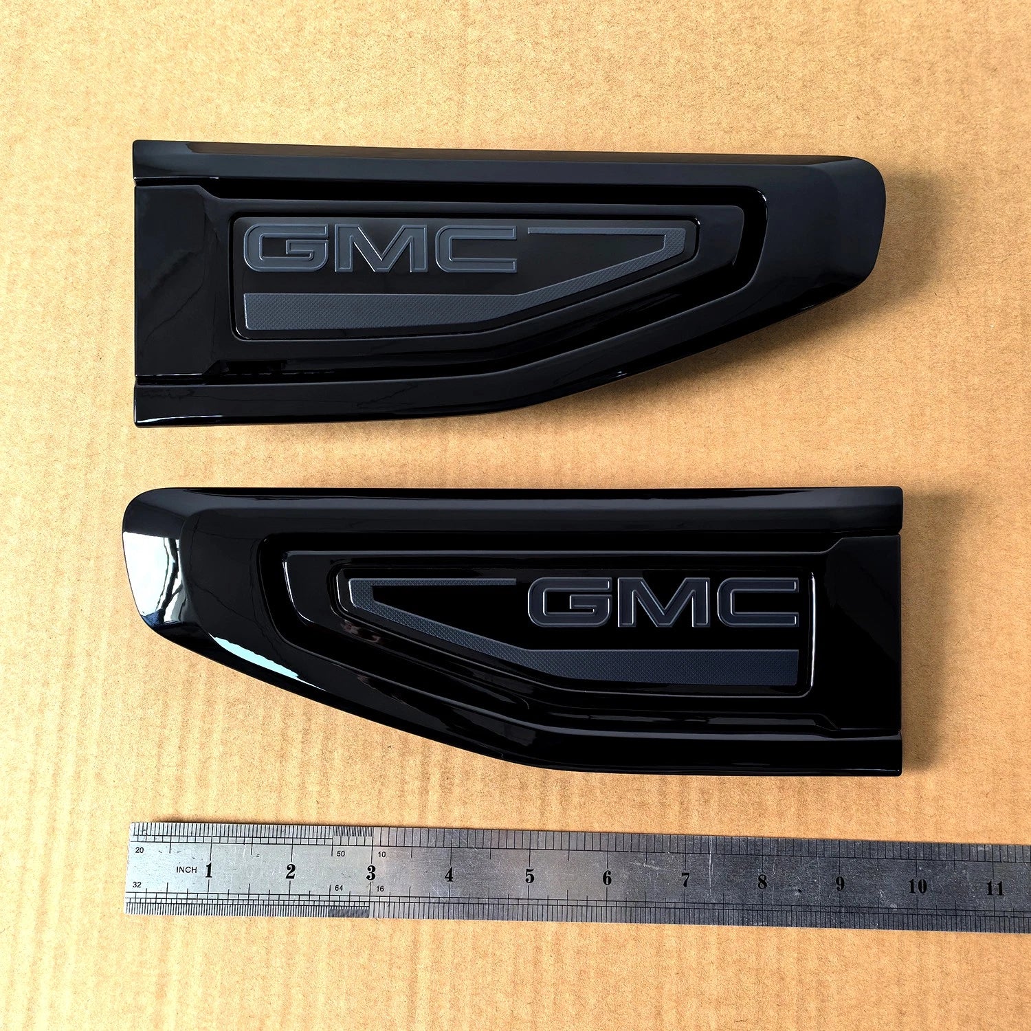 Fender Vent Emblem Badge Set for 2021–2024 GMC Yukon (XL) Left & Right (Black / Red)