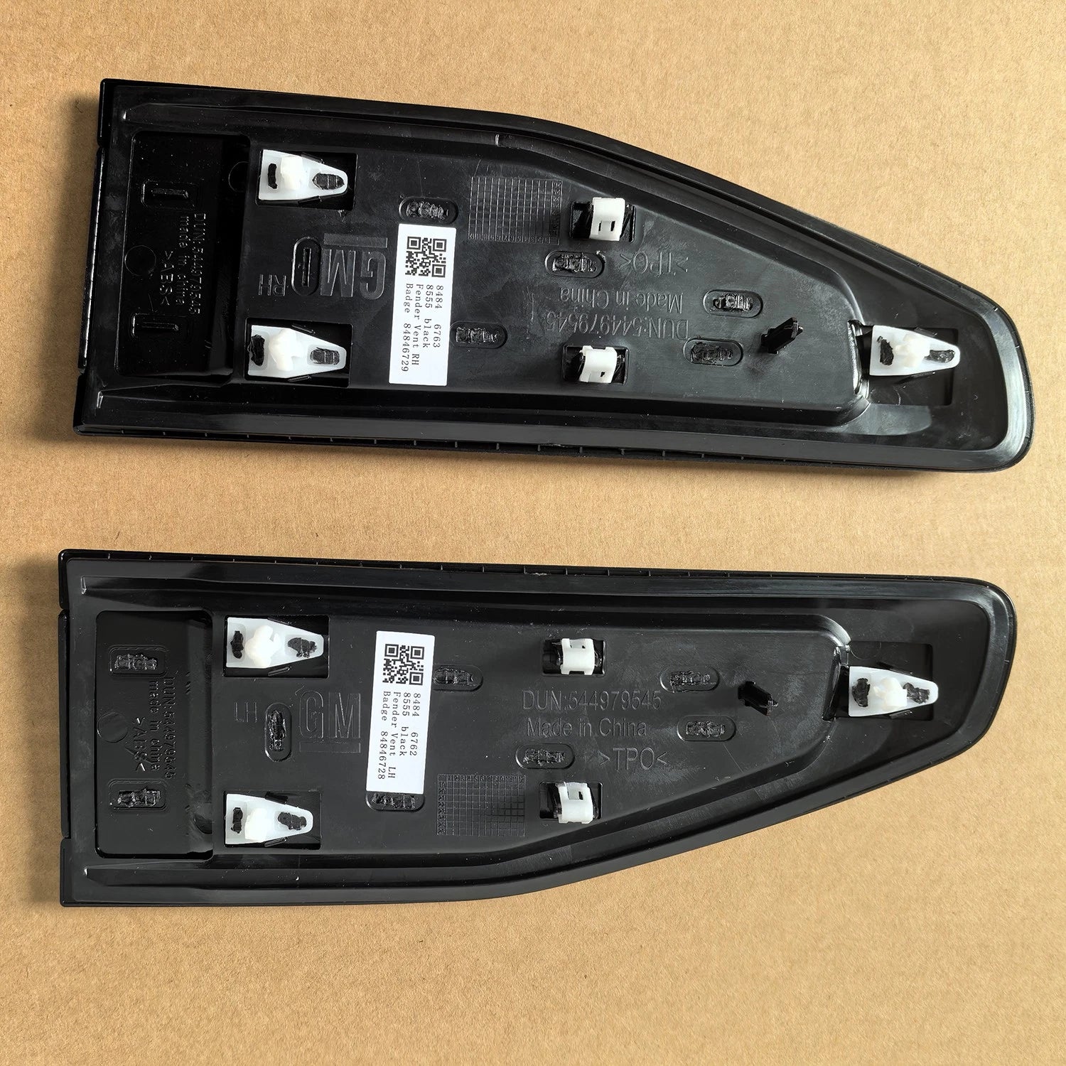 Fender Vent Emblem Badge Set for 2021–2024 GMC Yukon (XL) Left & Right (Black / Red)