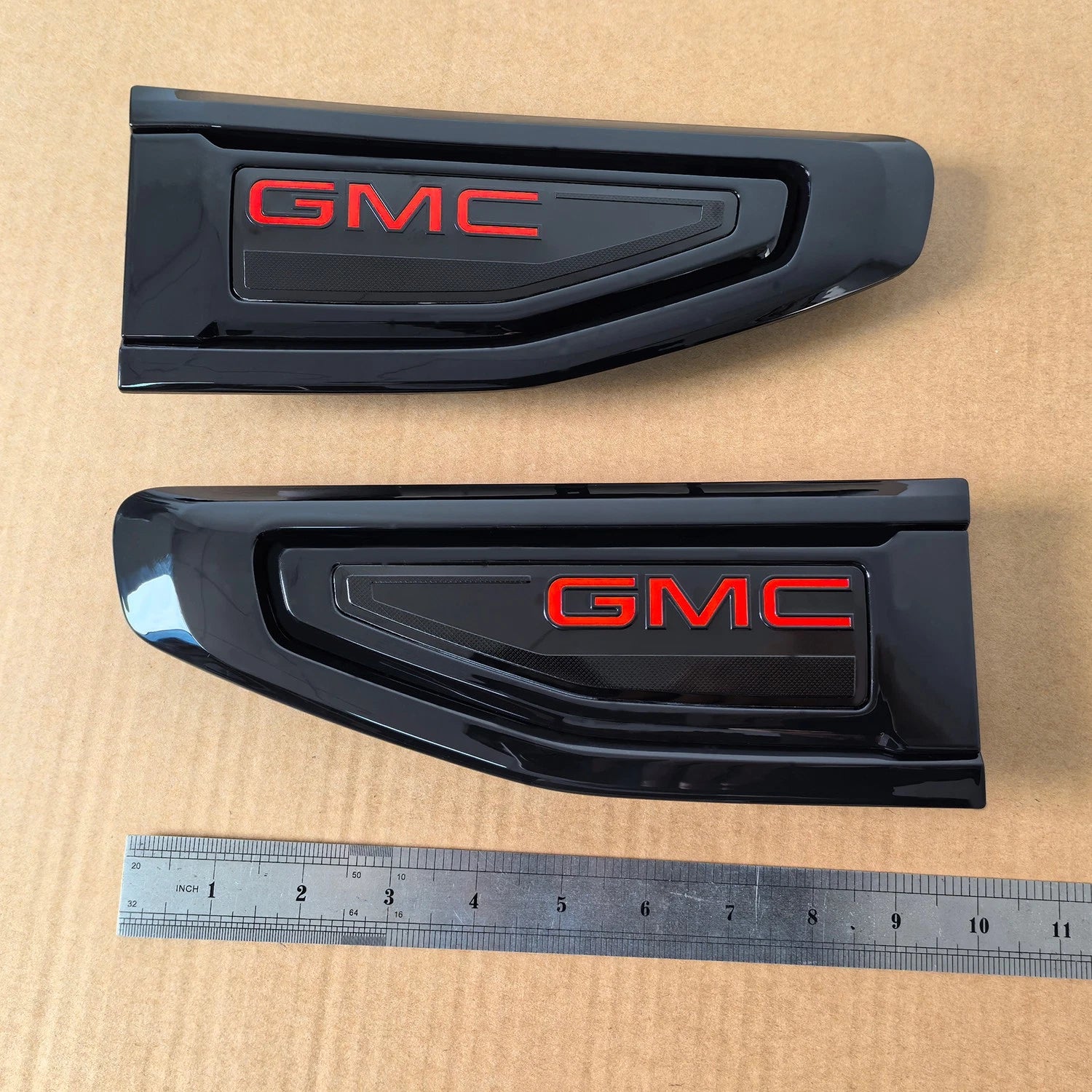 Fender Vent Emblem Badge Set for 2021–2024 GMC Yukon (XL) Left & Right (Black / Red)