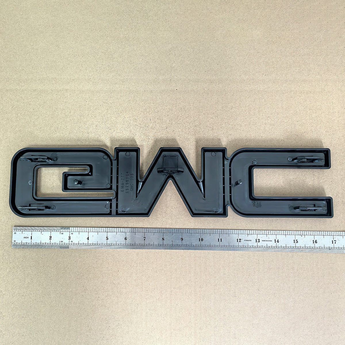 Front Grille GMC Emblem for 2007–2013 Sierra 1500 2500HD 3500HD Badge (Chrome / Gloss Black)