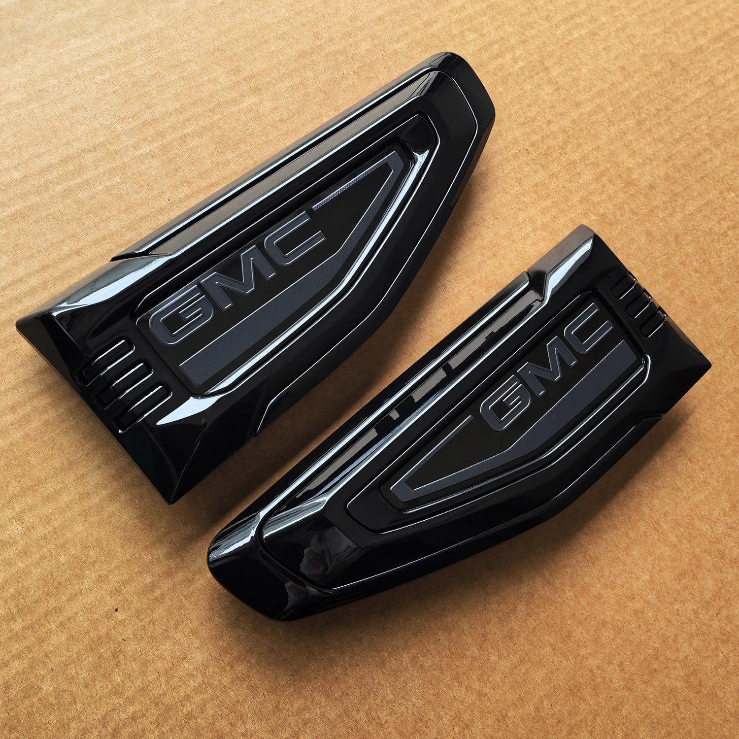 Fender Vent Emblems for 2025–2026 GMC Yukon (XL) Denali Side Badge Set