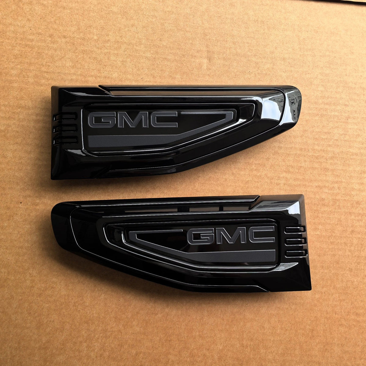 Fender Vent Emblems for 2025–2026 GMC Yukon (XL) Denali Side Badge Set
